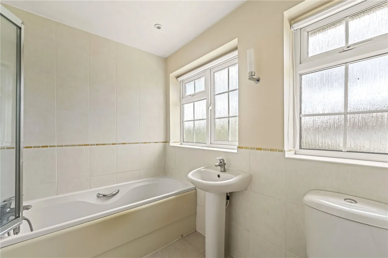 Ripley Road, Hampton, TW12 2JH, photo 14