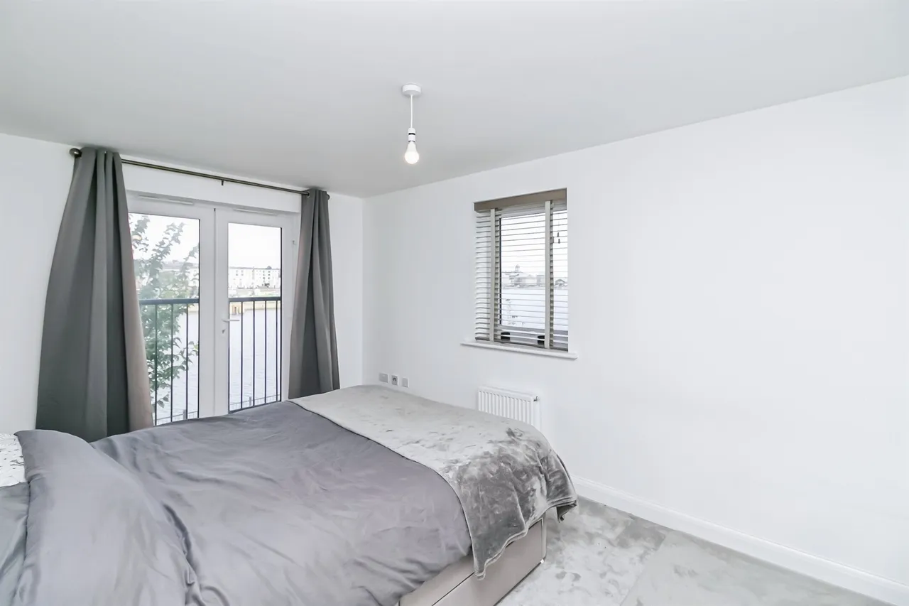 Ffordd Pentre Barry, CF62, photo 8