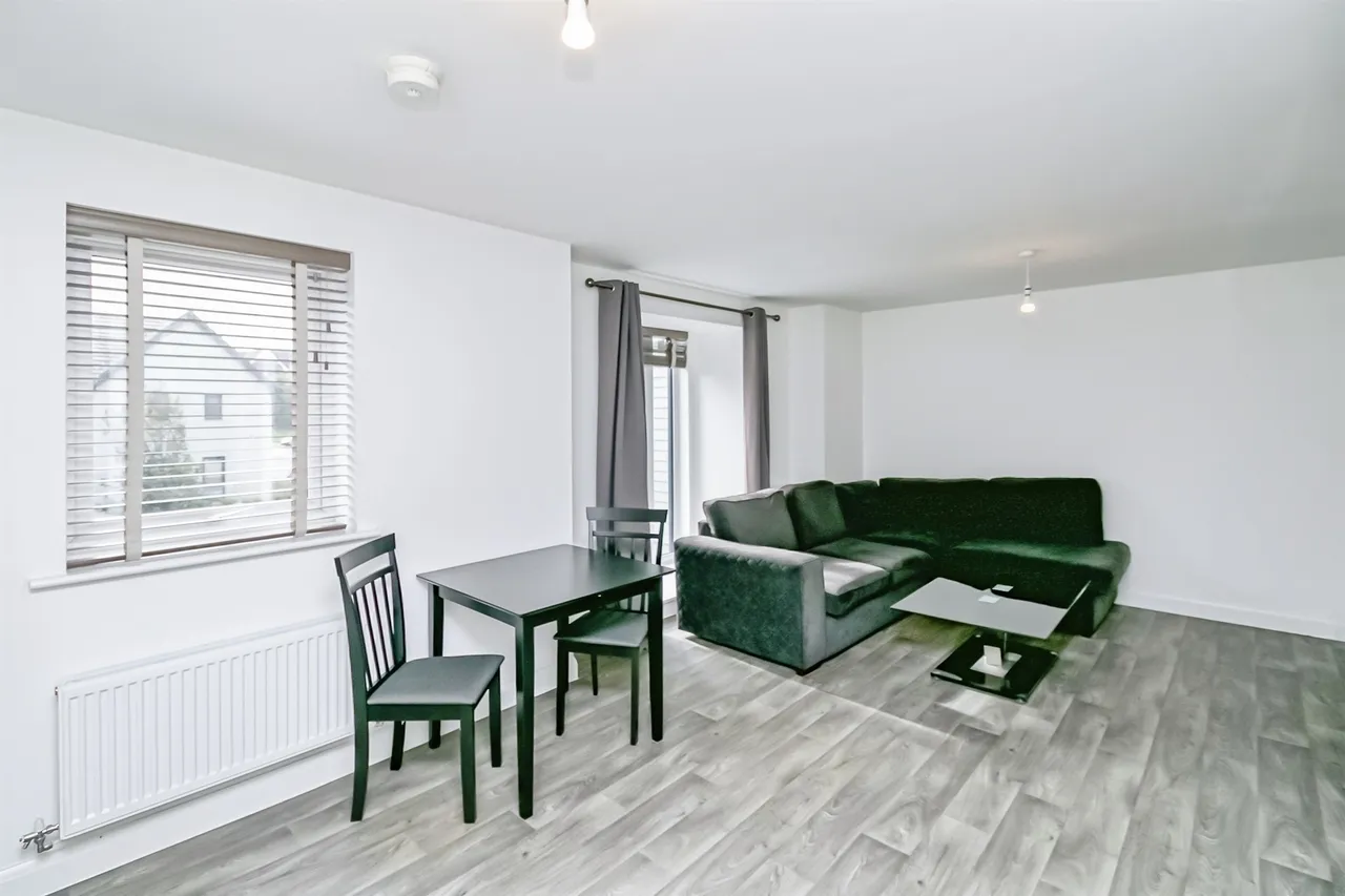 Ffordd Pentre Barry, CF62, photo 6
