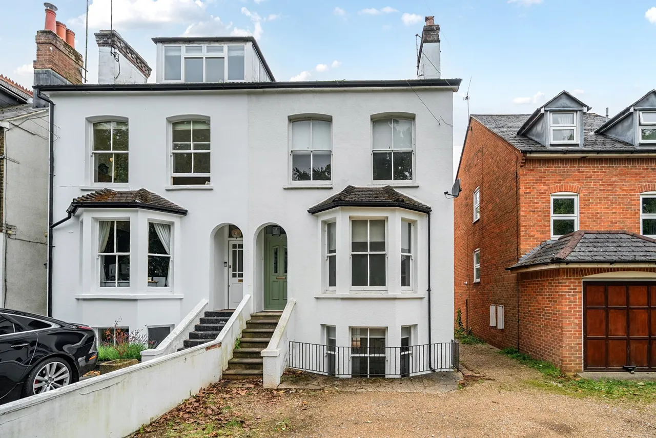 4 bed house for sale, Tilford Road, Farnham, GU9