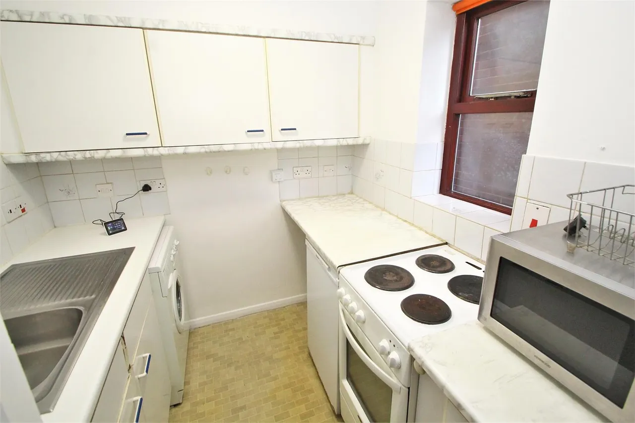 Eaton Avenue, High Wycombe, HP12, photo 4