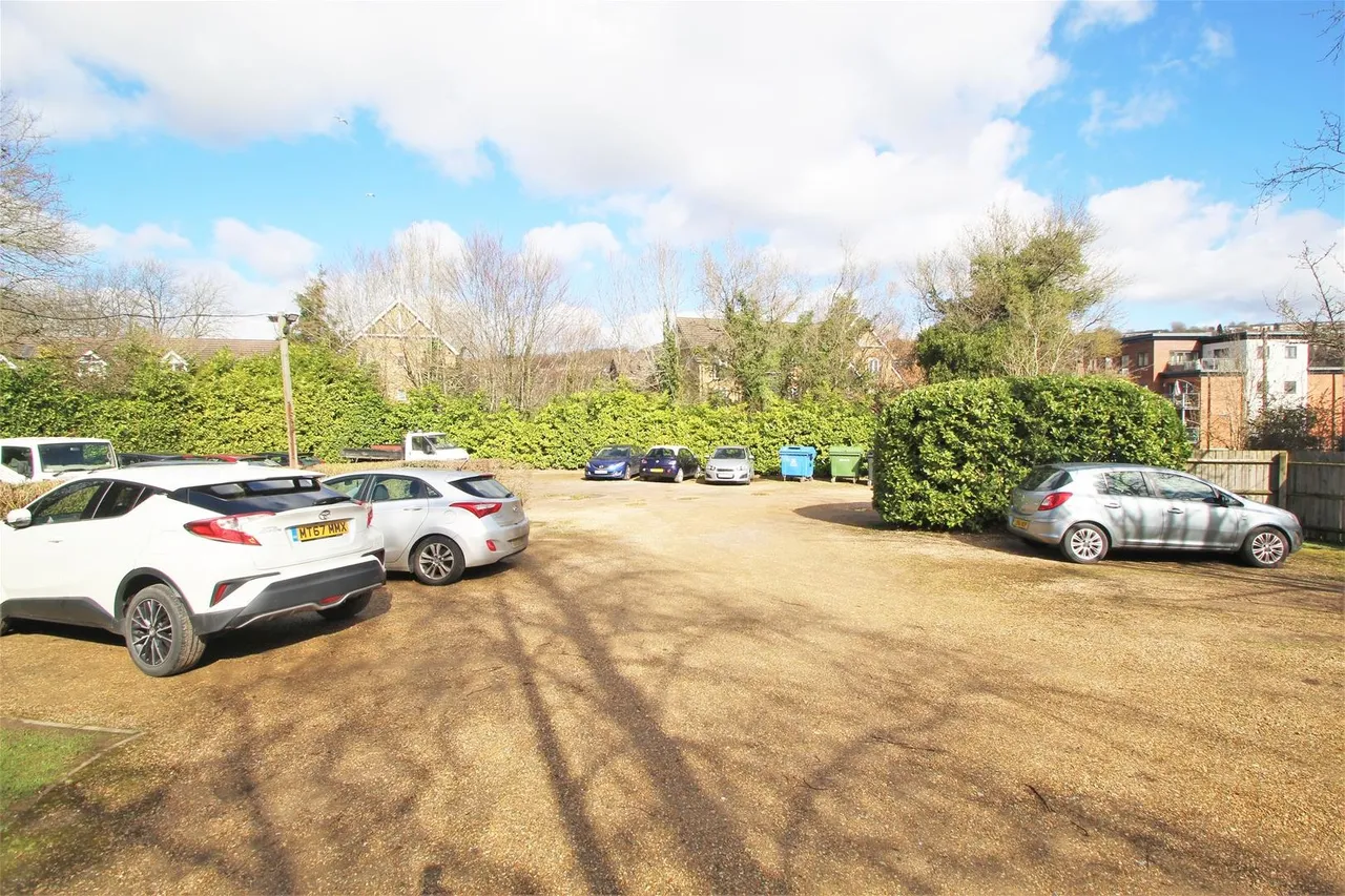 Eaton Avenue, High Wycombe, HP12, photo 10