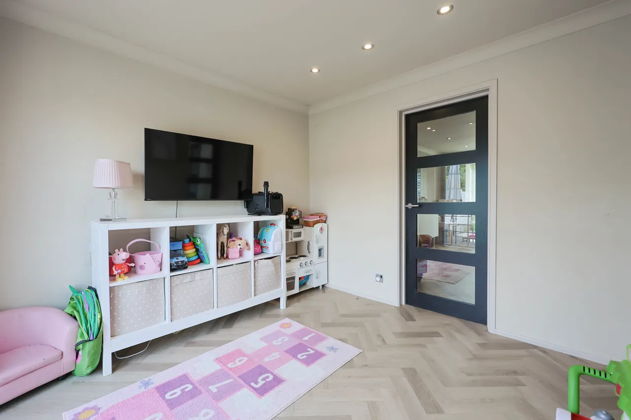 Whitley Crescent, Whitley, photo 7