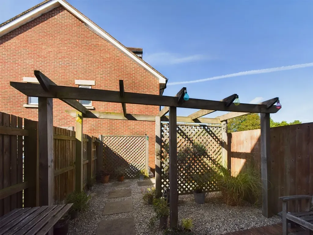 Trafalgar Road, Horsham, photo 5