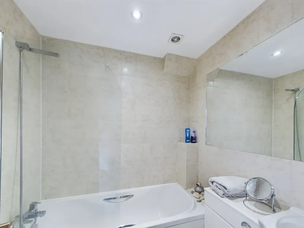 Trafalgar Road, Horsham, photo 10