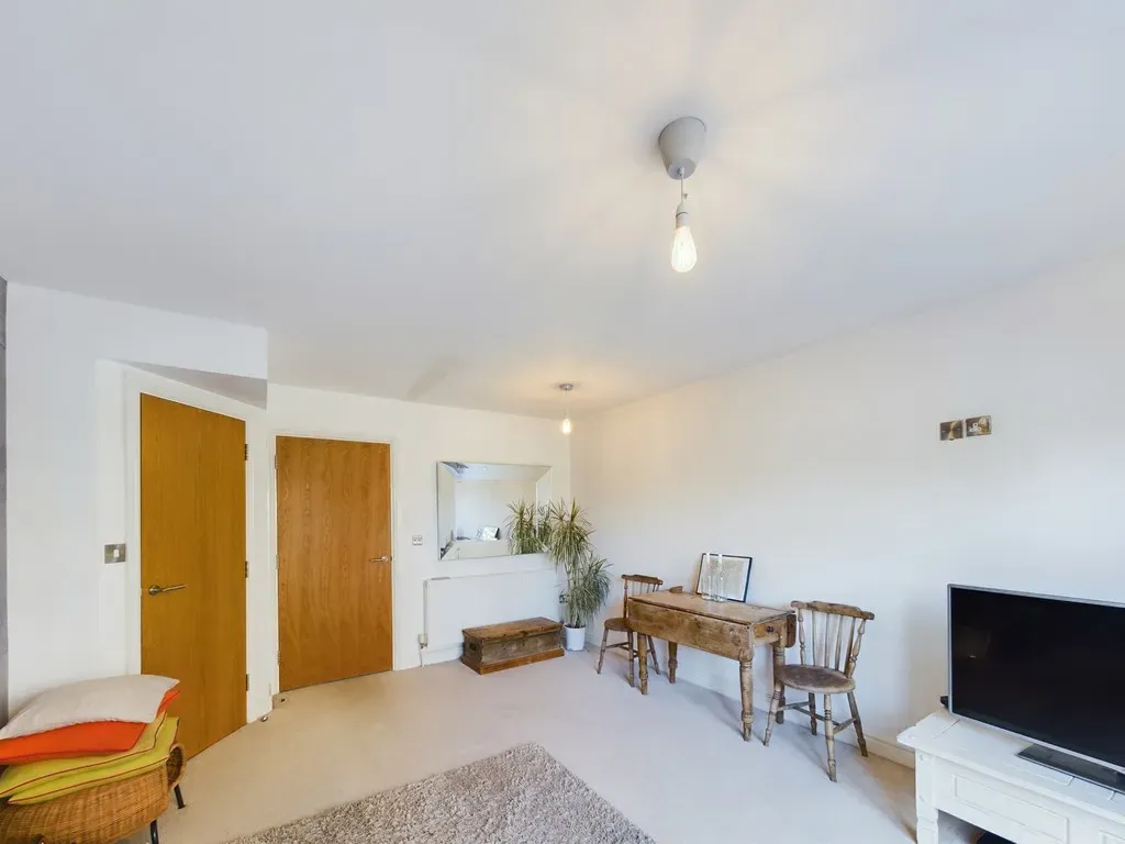 Trafalgar Road, Horsham, photo 4