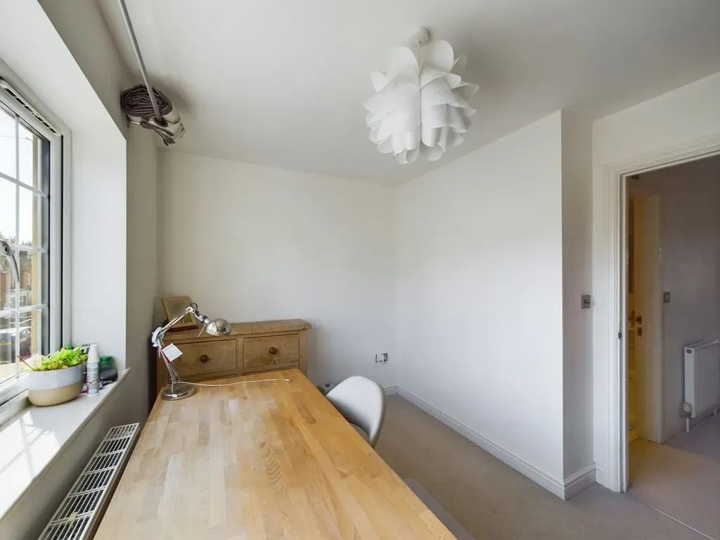 Trafalgar Road, Horsham, photo 9
