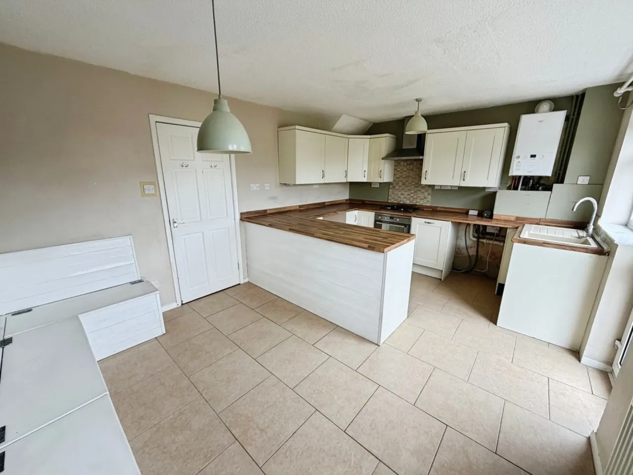 Rocher Close, Westbury, photo 7