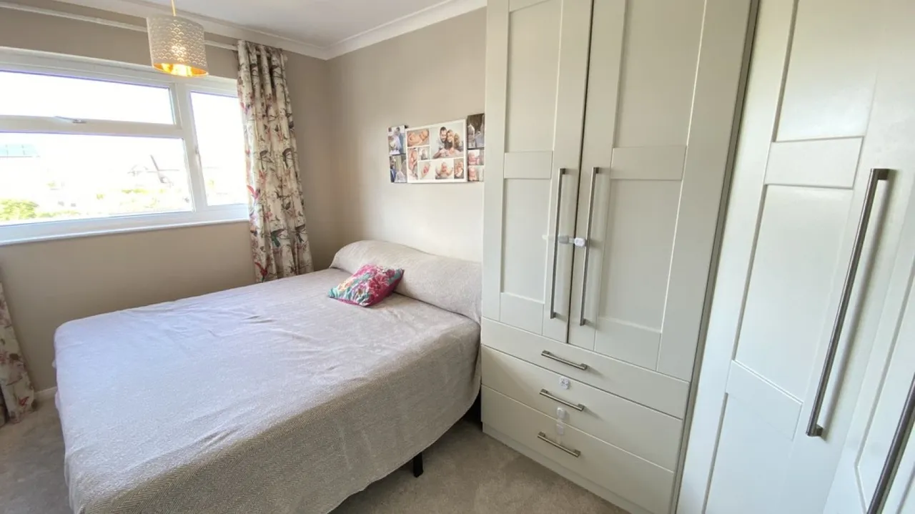 Rocher Close, Westbury, photo 9