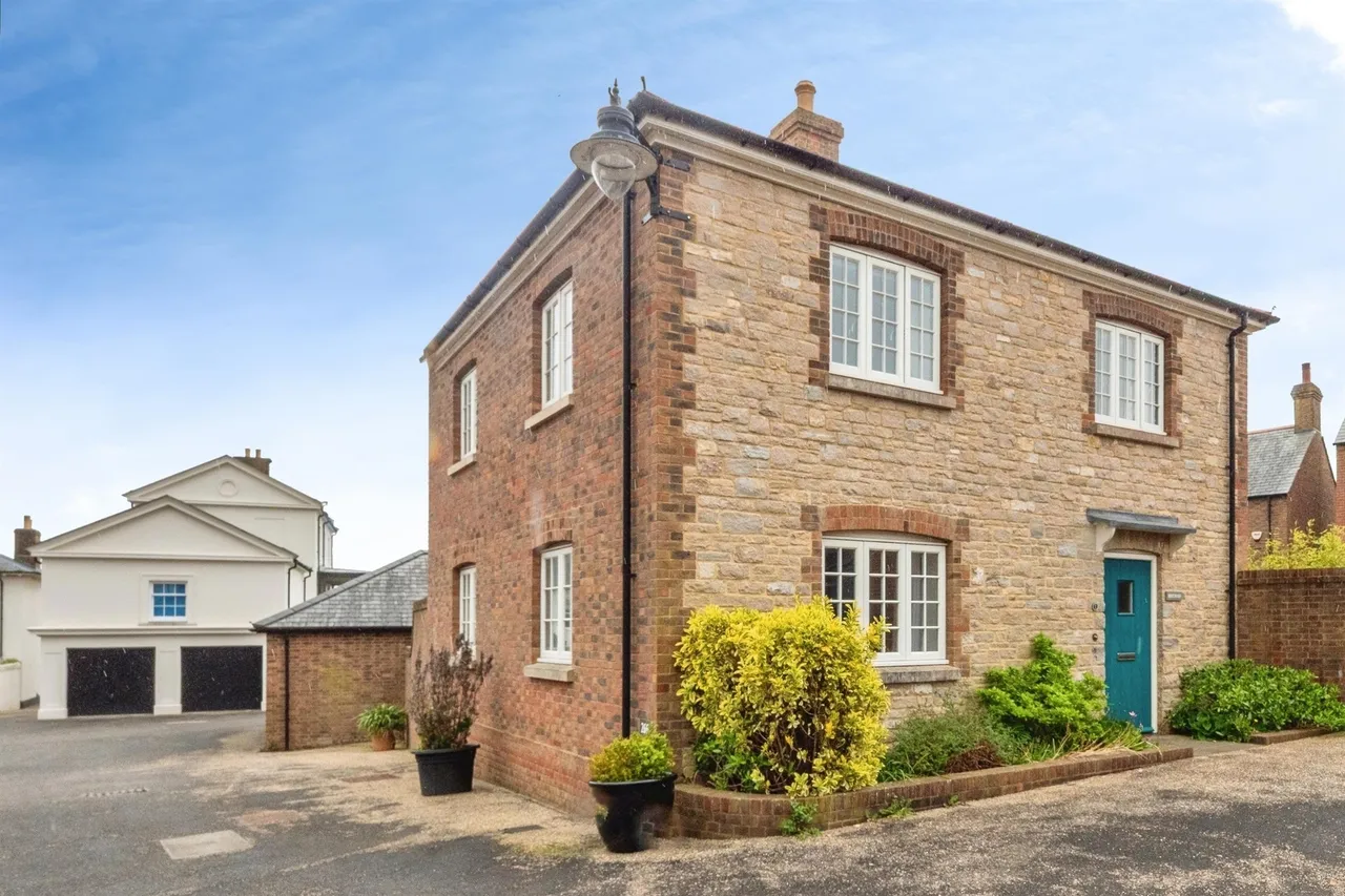 3 bed house for sale — Shuffling Furlong, Poundbury, Dorchester