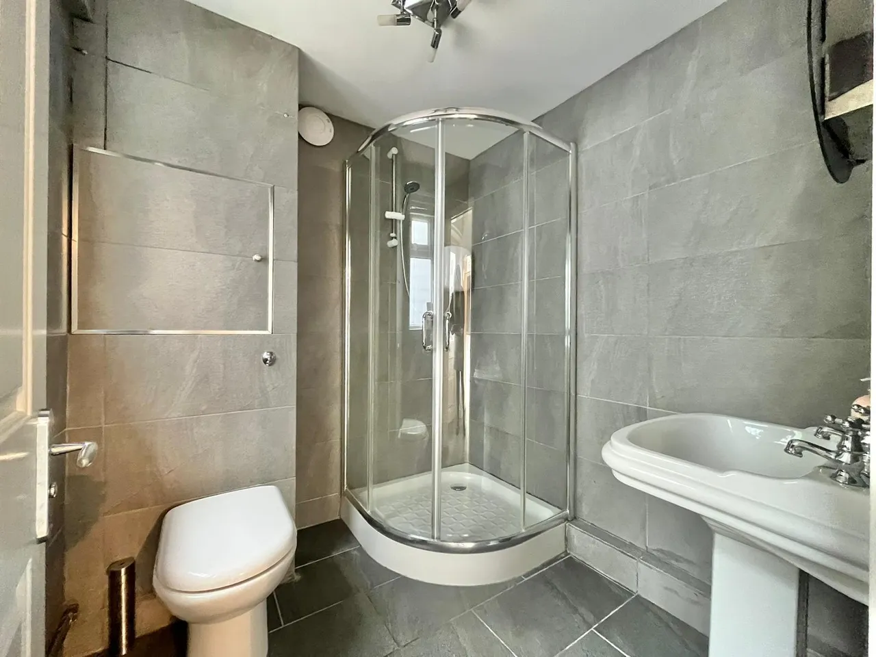 Out Northgate IP33 1JQ, photo 12