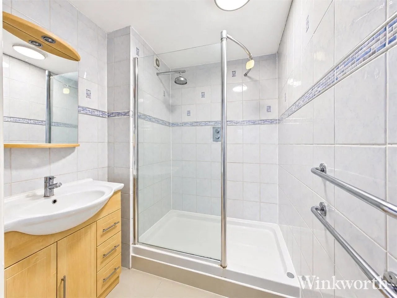 Deena Close, London, W3, photo 10