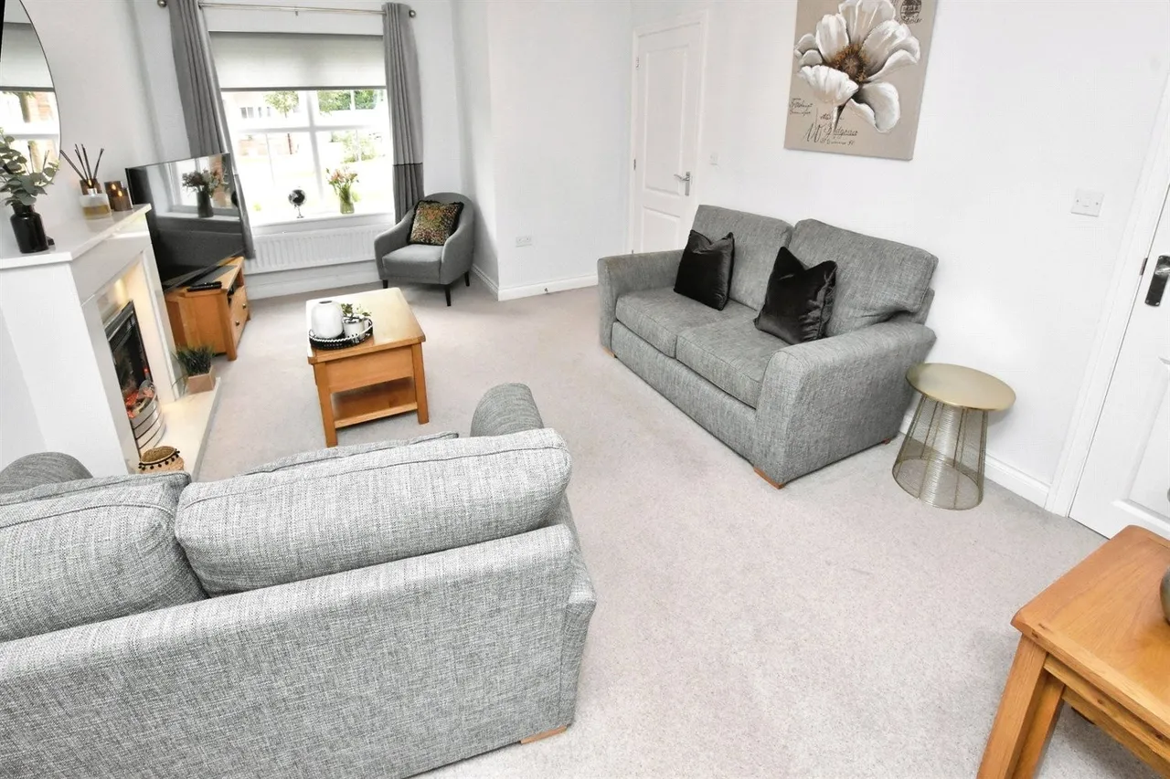 Judson Close, Nantwich, CW5, photo 2