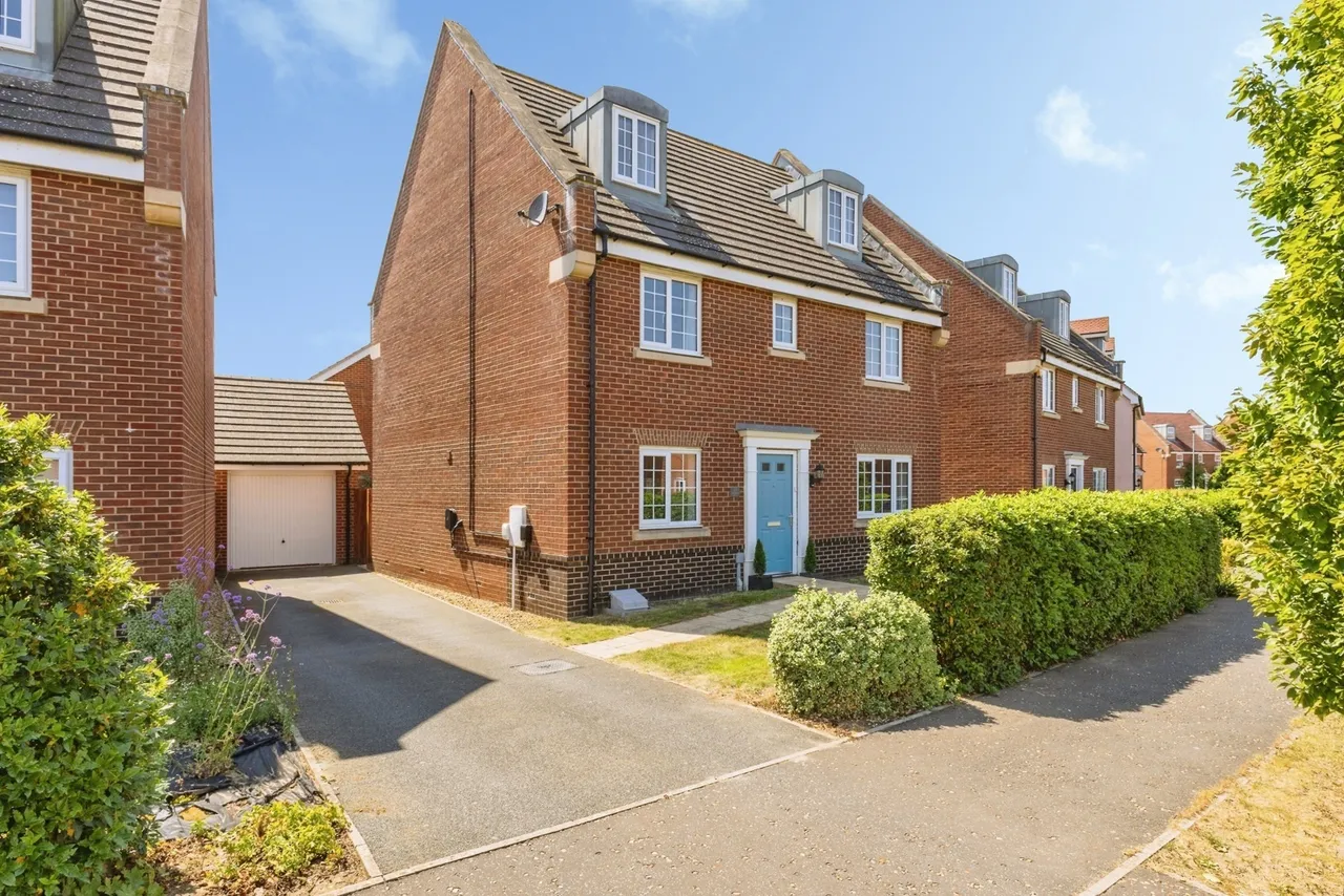 5 bed house for sale — Goldfinch Drive, Attleborough, Norfolk, NR17
