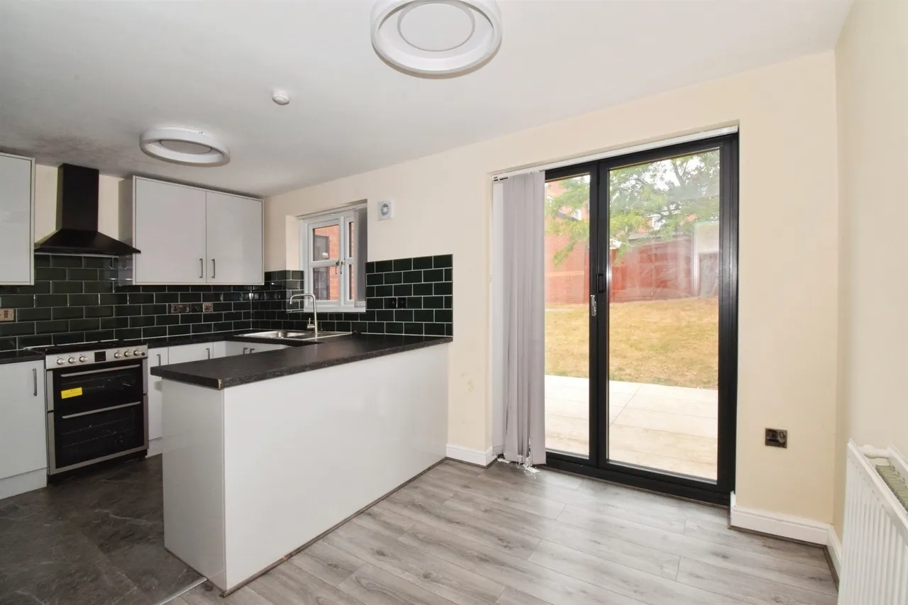 The Pastures, Oadby, LEICESTER, photo 9