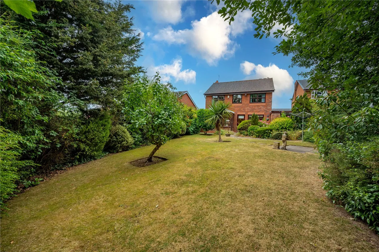 Fairbourne Gardens, Redditch, Worcestershire, B97 5GE, photo 4