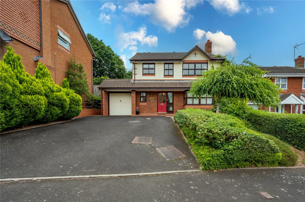 4 bed house for sale — Fairbourne Gardens, Redditch, Worcestershire, B97 5GE