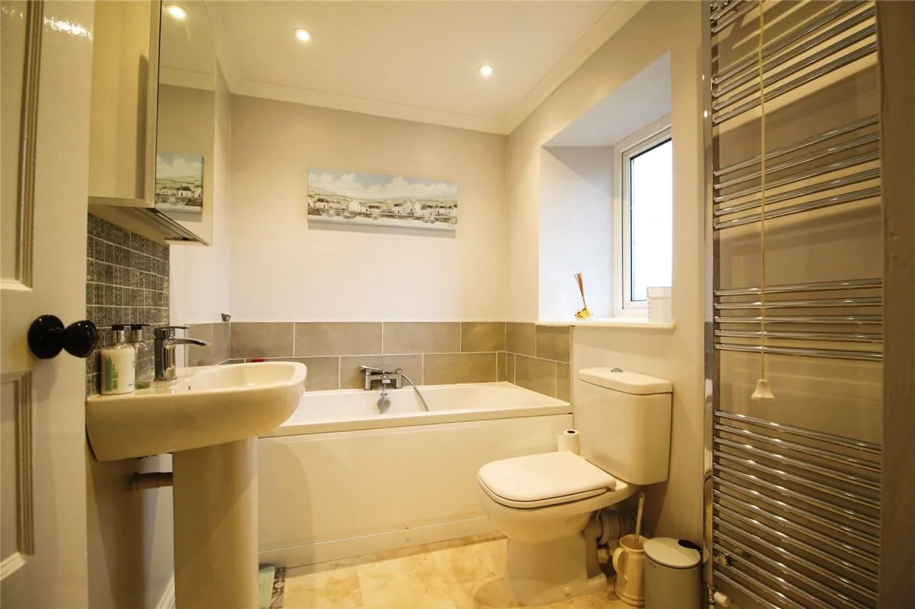 Chesterton Lane, Cirencester, GL7, photo 12