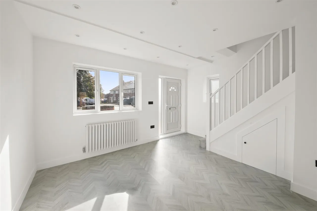 Hayman Crescent, Hayes, photo 6