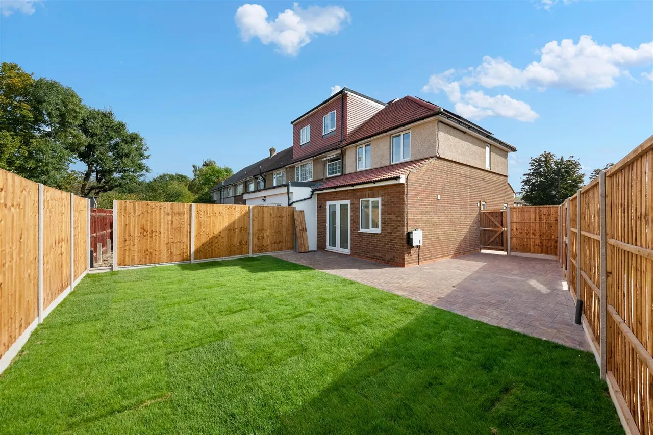 Hayman Crescent, Hayes, photo 4