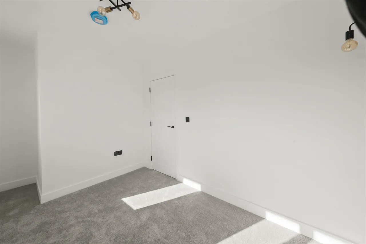 Hayman Crescent, Hayes, photo 12