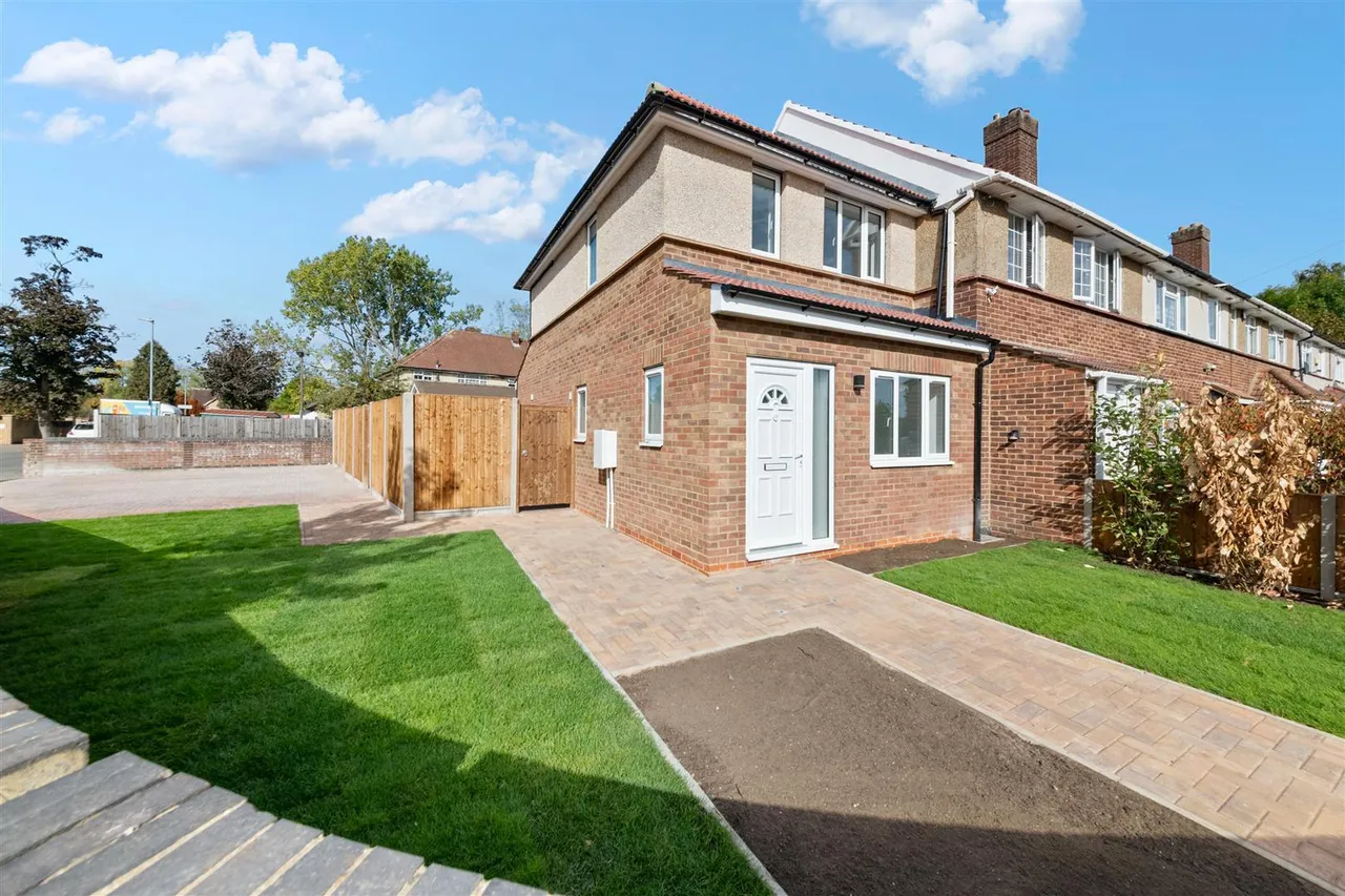2 bed property for sale, Hayman Crescent, Hayes