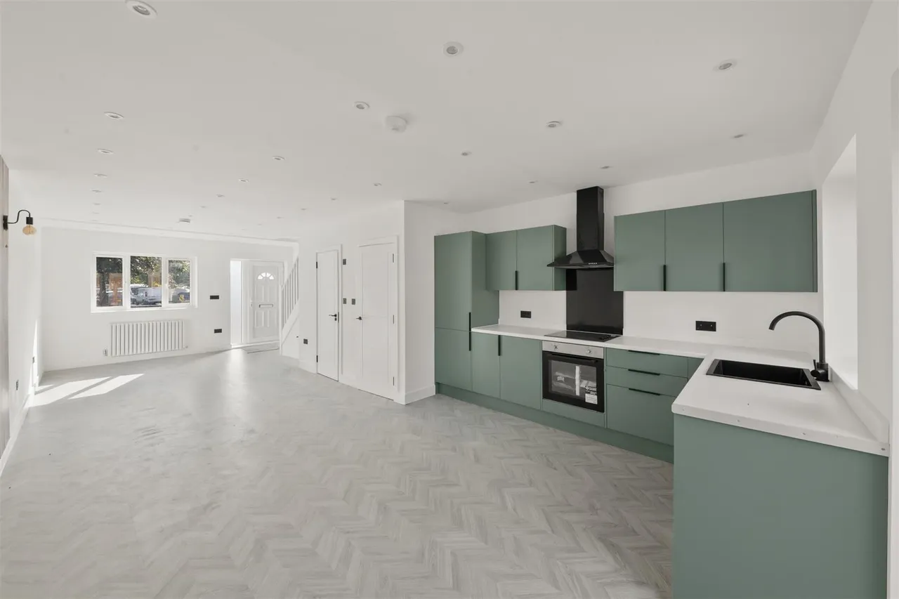 Hayman Crescent, Hayes, photo 7