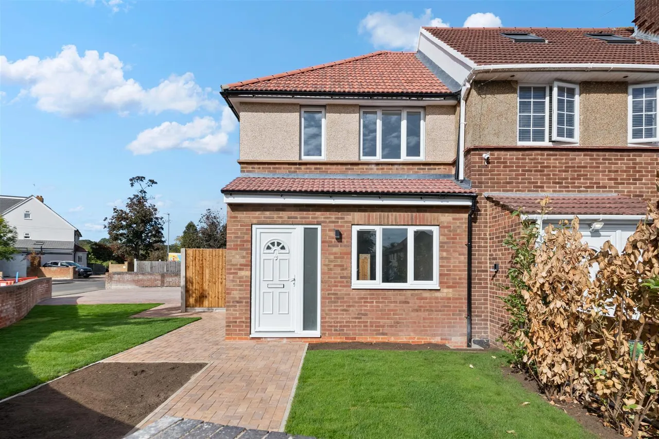 Hayman Crescent, Hayes, photo 2