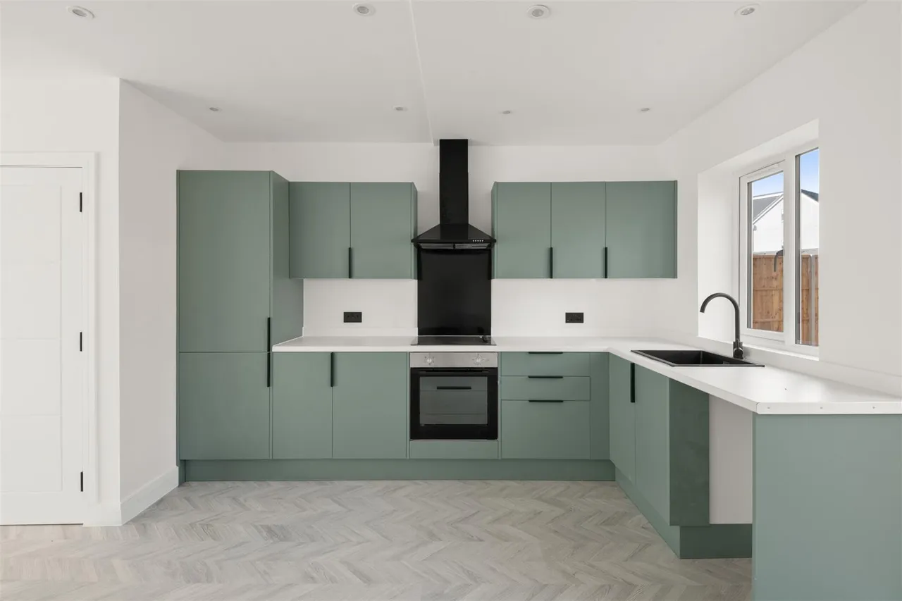Hayman Crescent, Hayes, photo 8