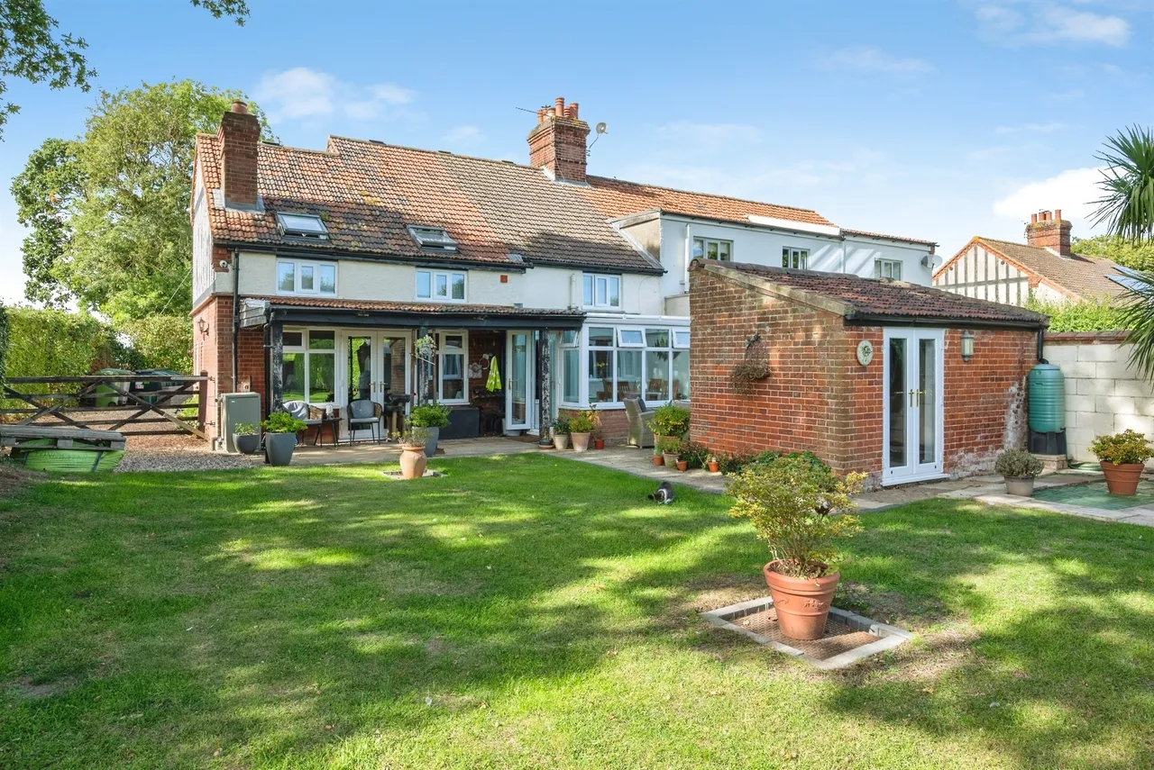 Grove Lane, Booton, NR10, photo 17