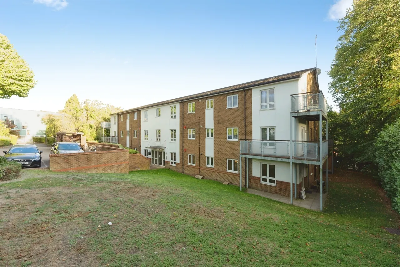 Rickmansworth Road, Watford, WD18, photo 14