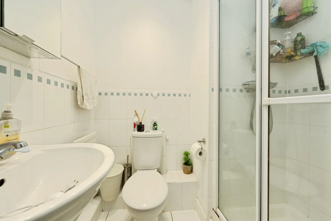 Rickmansworth Road, Watford, WD18, photo 9
