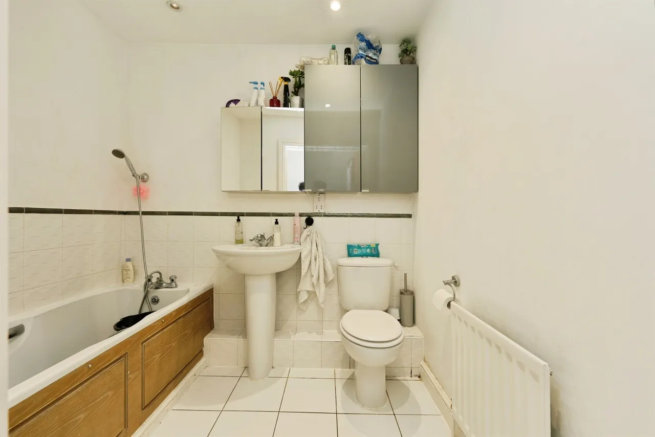 Rickmansworth Road, Watford, WD18, photo 11