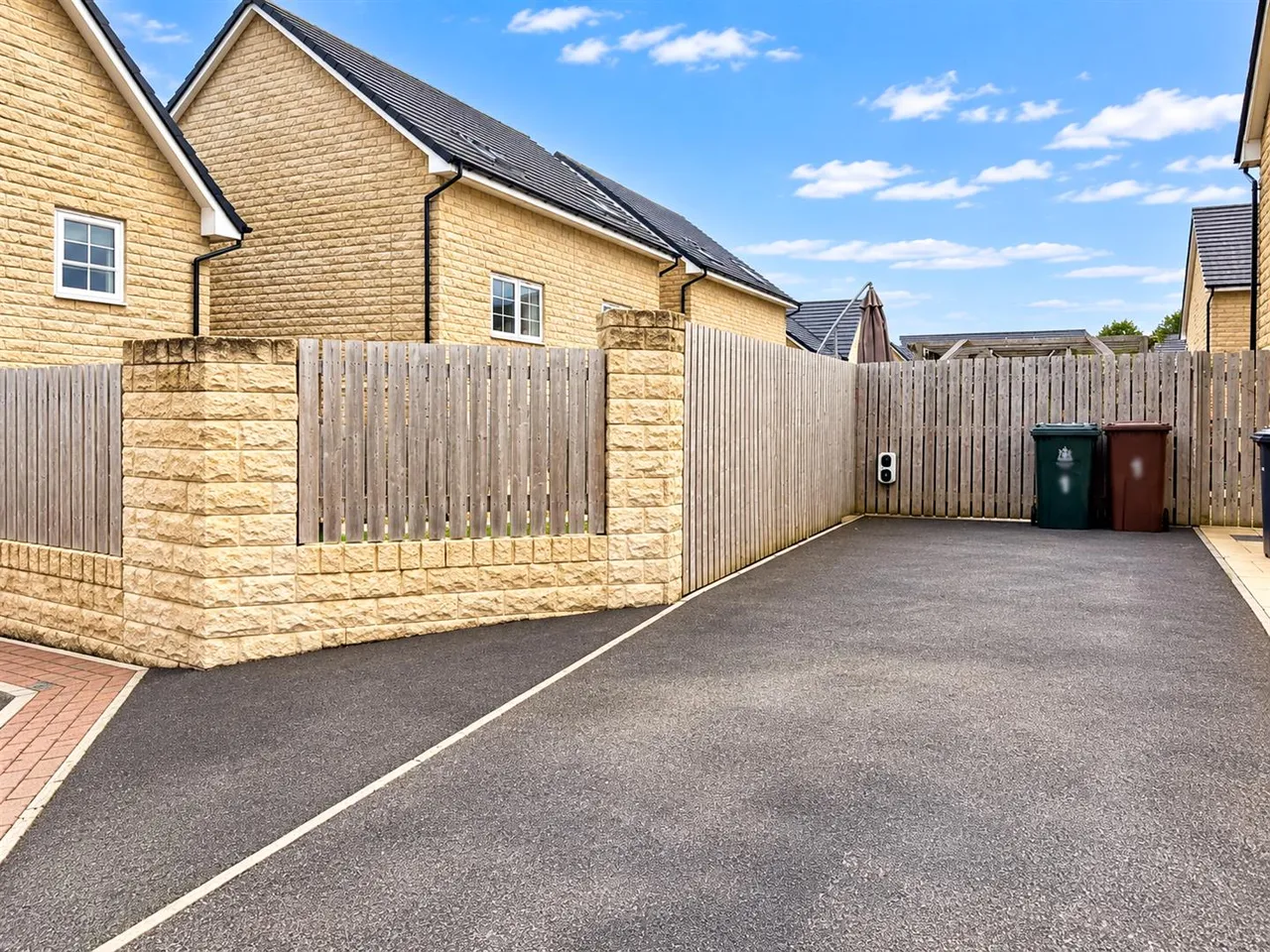 Hackworth Close, Silsden, BD20, photo 13