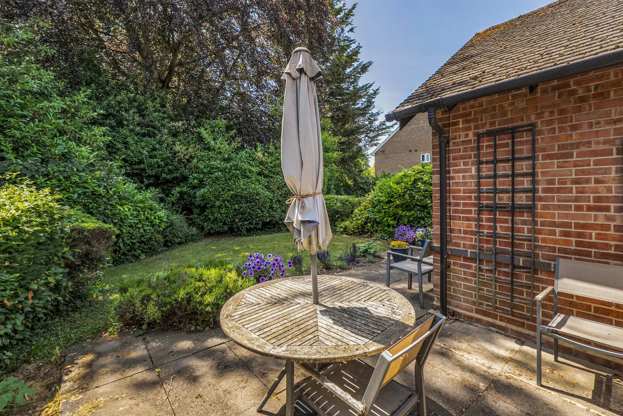 Sherwood Gardens, Henley-on-Thames, RG9, photo 2