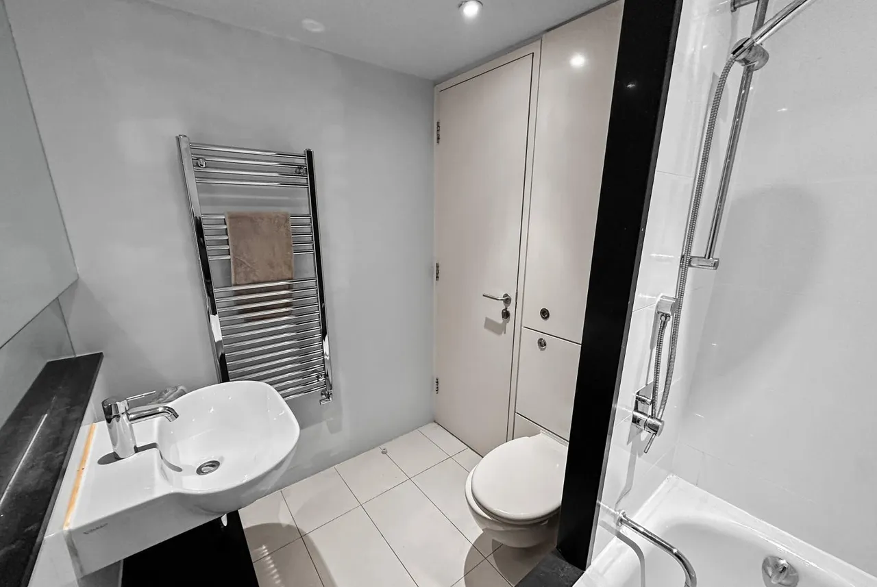 Woodfield Road, Altrincham, Cheshire WA14 4RB, photo 20