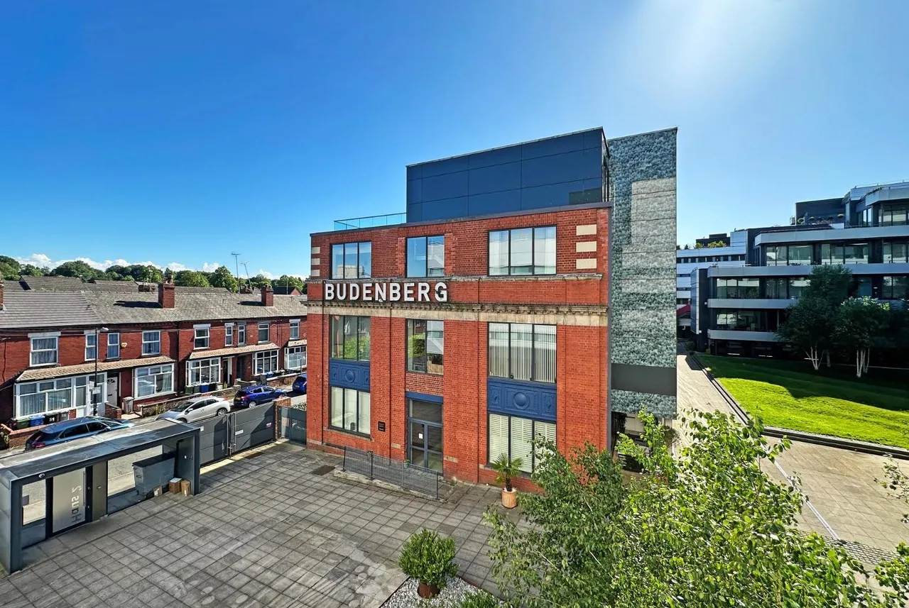 Woodfield Road, Altrincham, Cheshire WA14 4RB, photo 26