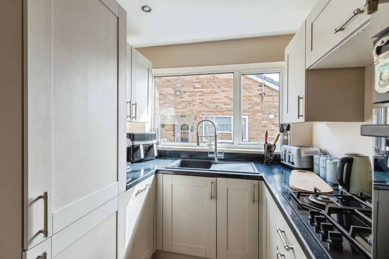 Cumbrian Way, Wakefield, West Yorkshire, WF2, photo 3