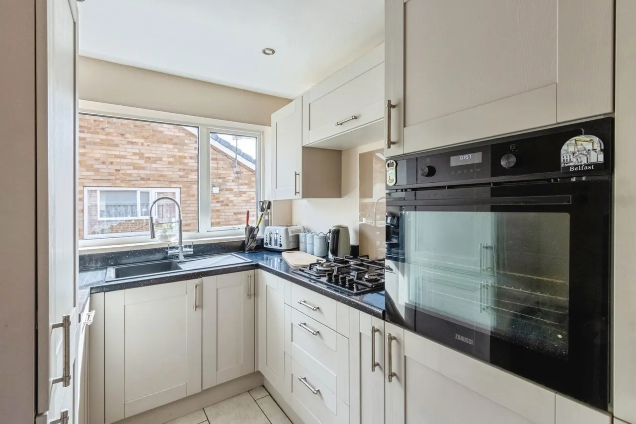 Cumbrian Way, Wakefield, West Yorkshire, WF2, photo 5