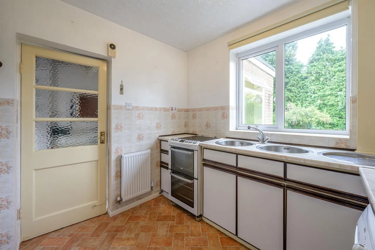 Buckingham Grove, Kingswinford, DY6, photo 13