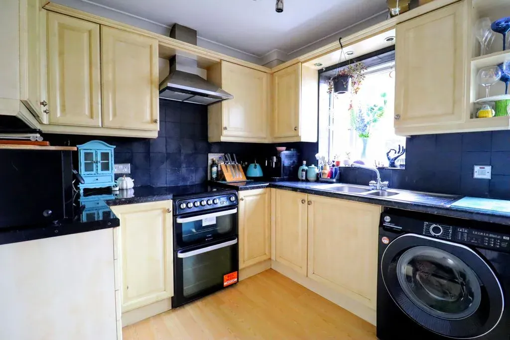 Lichfield Down, Walnut Tree, Milton Keynes, Buckinghamshire, MK7 7NW, photo 5