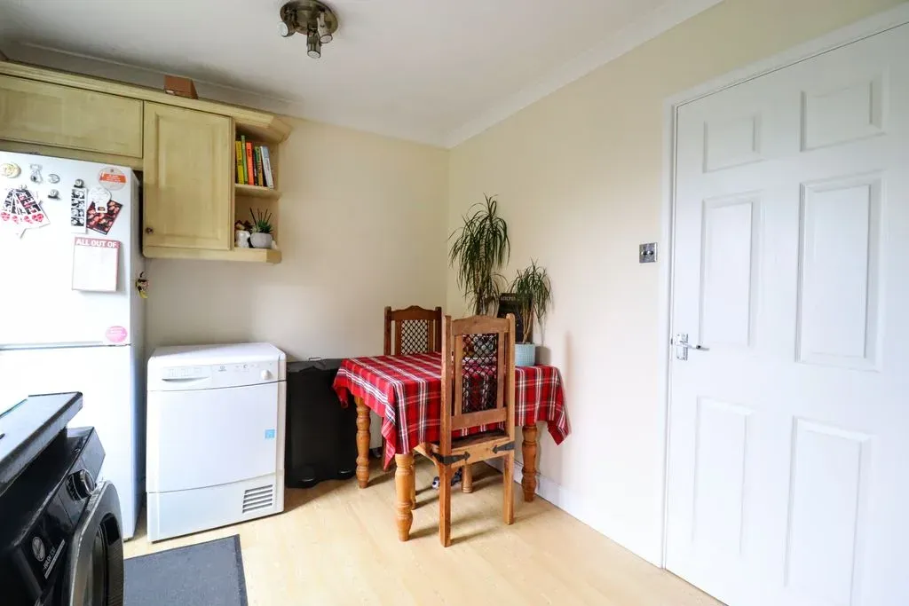 Lichfield Down, Walnut Tree, Milton Keynes, Buckinghamshire, MK7 7NW, photo 6