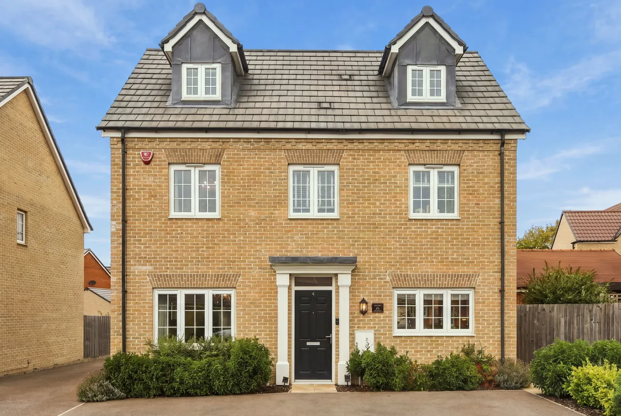 5 bed house for sale, Goodwin Drive, Arlesey, SG15