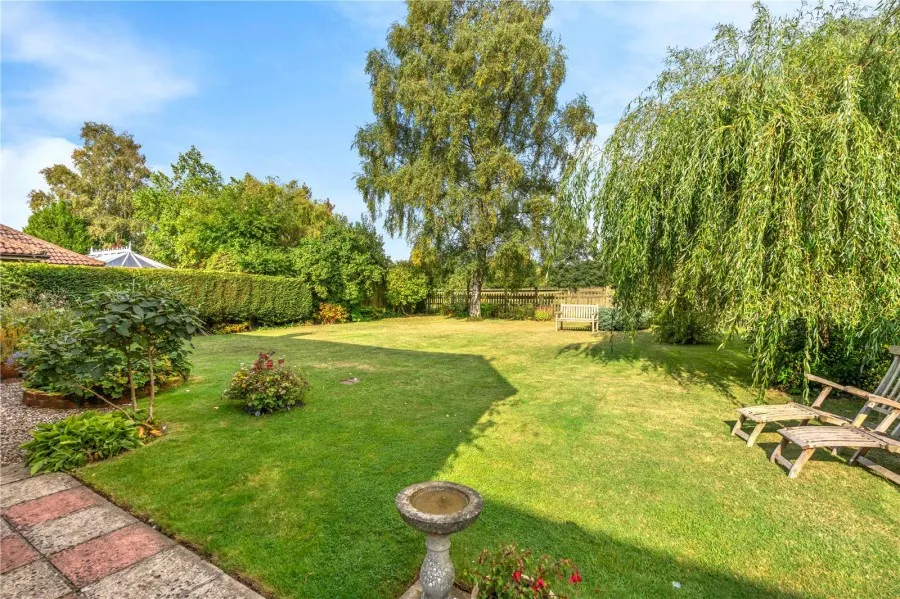 House Under Offer with 4 bedrooms in Debden, Nr Saffron Walden, CB11, photo 2