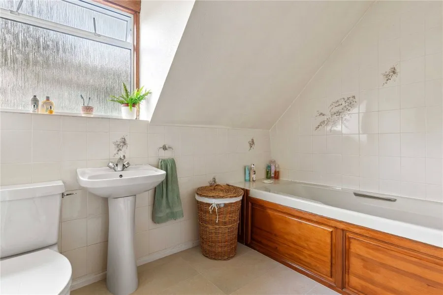 House Under Offer with 4 bedrooms in Debden, Nr Saffron Walden, CB11, photo 10
