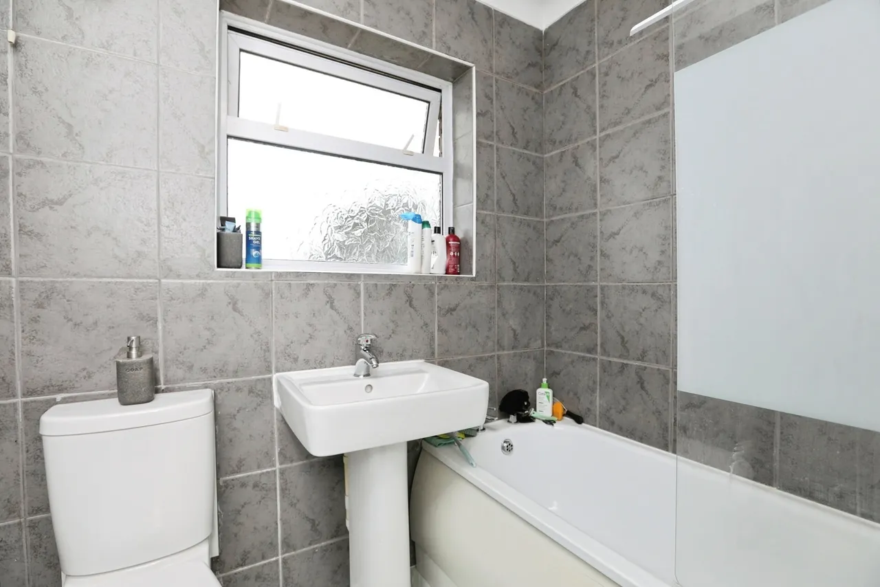Shurland Avenue, Minster On Sea, ME12, photo 12
