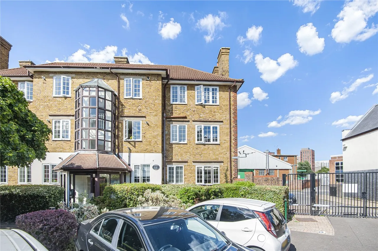London Court, Frogmore, photo 9