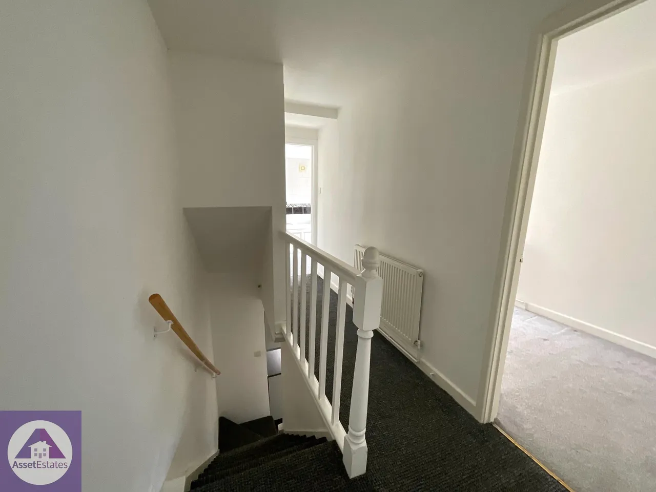 Rhiw Parc Road, Abertillery, photo 12