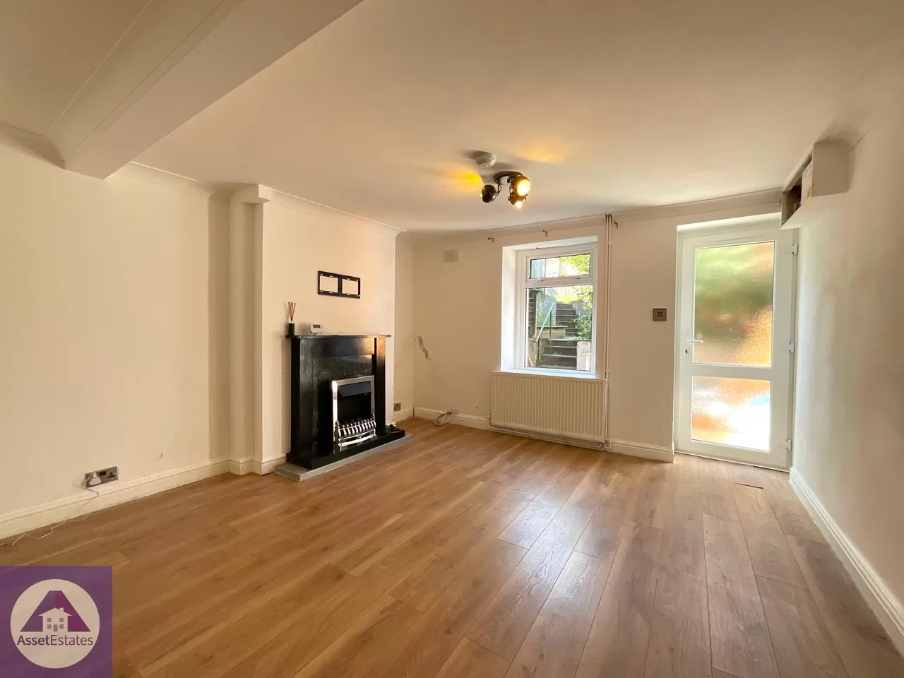 Rhiw Parc Road, Abertillery, photo 5