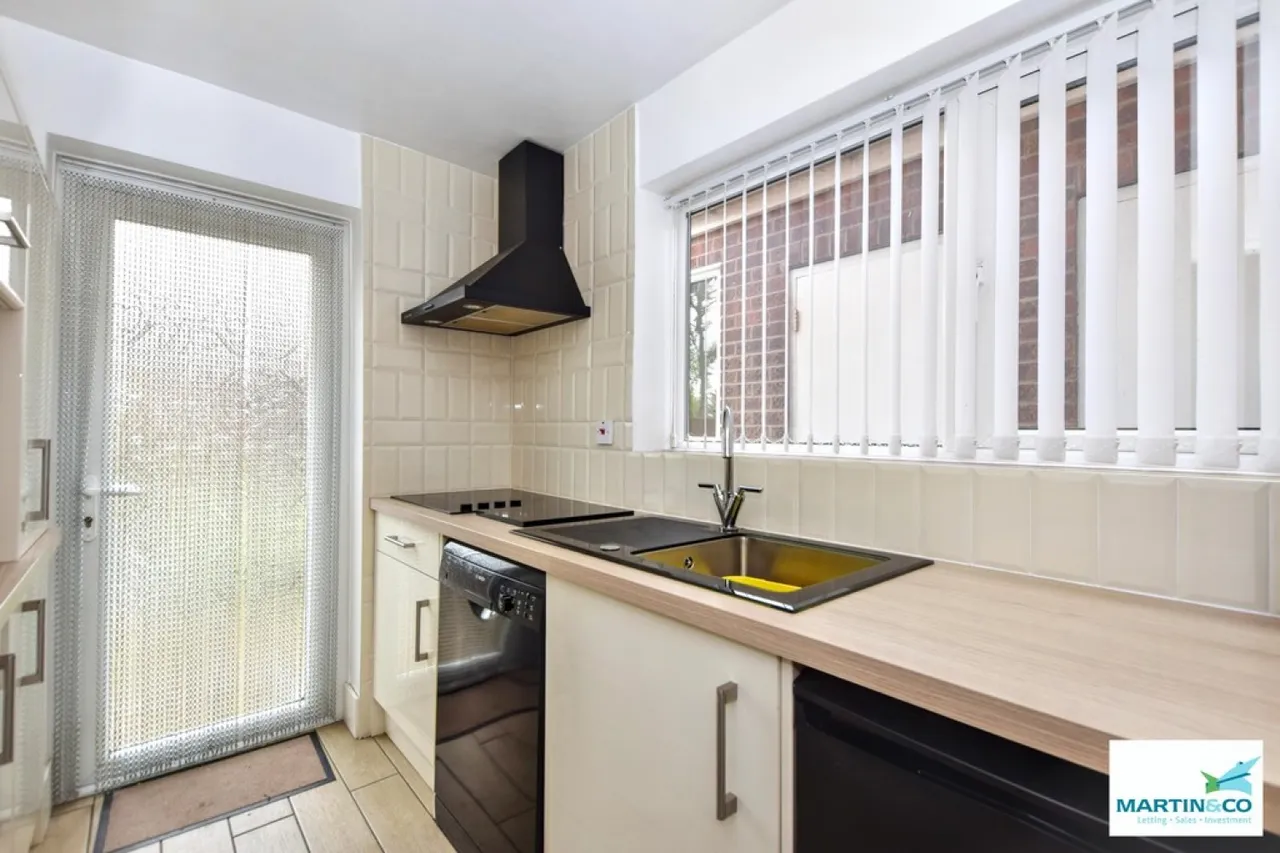 Lochmore Close, Hinckley, photo 11